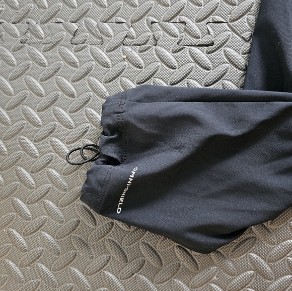 Women's Columbia Hiking Pants - Picture 2 of 4